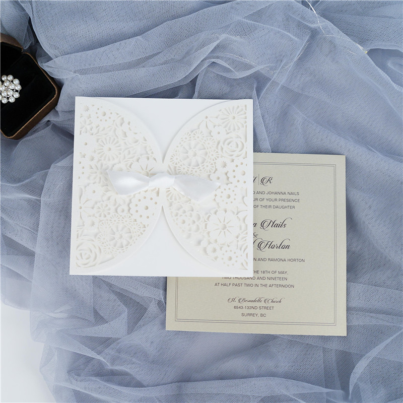 romantische Laserschnitt elfenbeinerne Hochzeitskarten mit Baendchen WPL0001 - zum Schließen ins Bild klicken