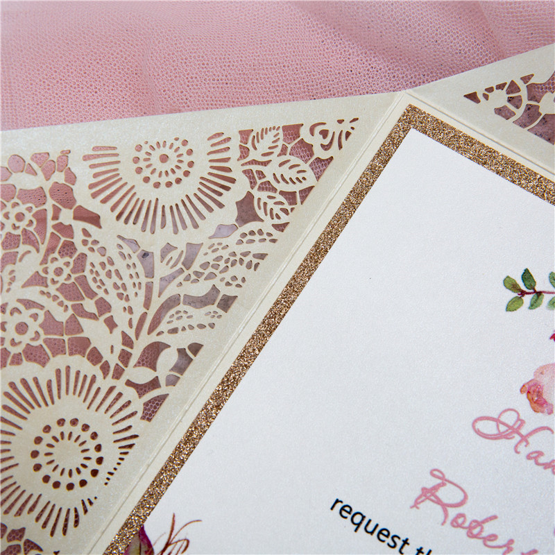 erstaunliche perlmuttfarbene quadratische Laser-Cut Hochzeitskarte WPL0015 - zum Schließen ins Bild klicken