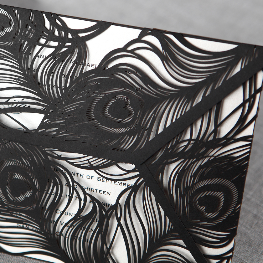 moderne schwarze Pfauenfeder Lasergeschnittene Hochzeitskarten mit weissem Innenblatt WPL0038 - zum Schließen ins Bild klicken