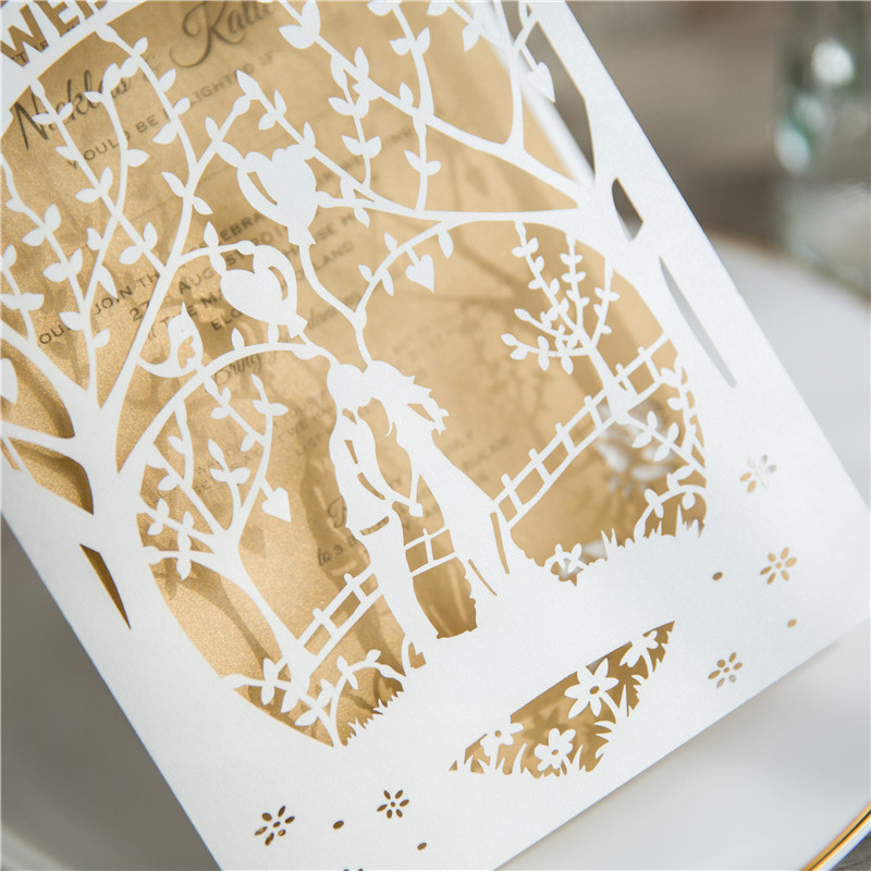 Lasercut Baum Brautpaar Hochzeitskarte mit Namen WPL0153 - zum Schließen ins Bild klicken