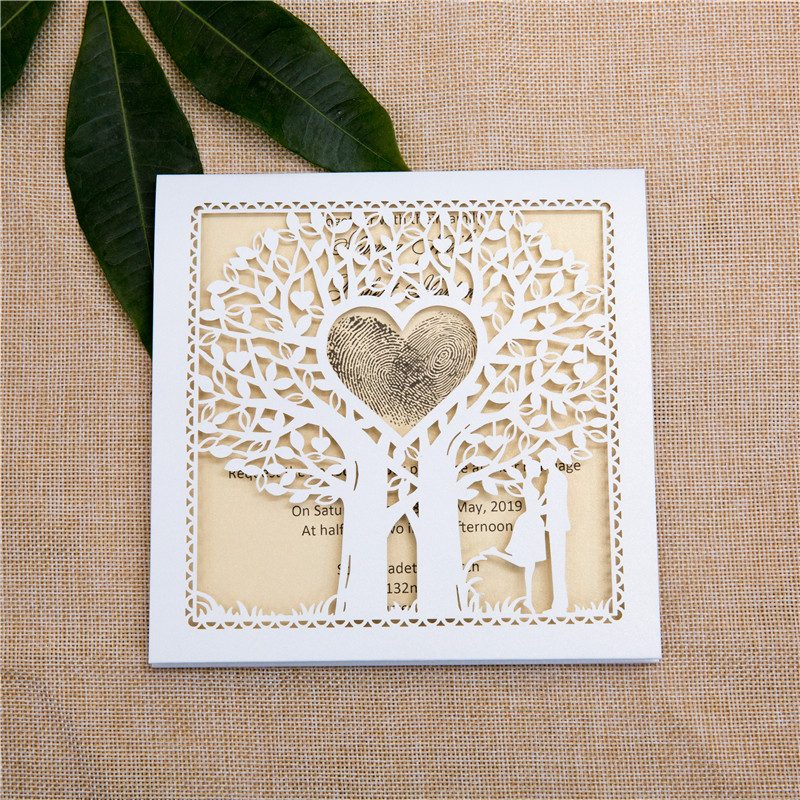 Baum und Herz Laserschnitt Einladungskarte zur Hochzeit in Gruen WZL0014 - zum Schließen ins Bild klicken