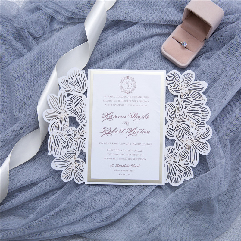 weisse Blumen Spitze Laserdruck Einladung zur Hochzeit WPL0020 - zum Schließen ins Bild klicken